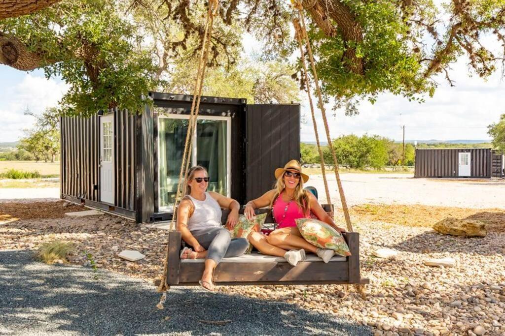 The Container Retreat @ 290 Wine Trail #9 Get Away Today! Villa Hye Exterior photo